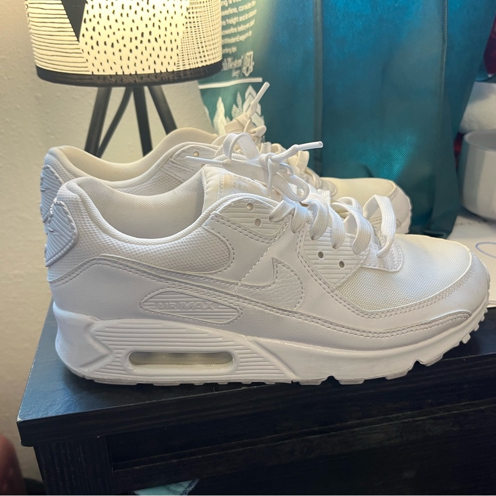 Nike Air Max White Women's size Sneakers Worn once